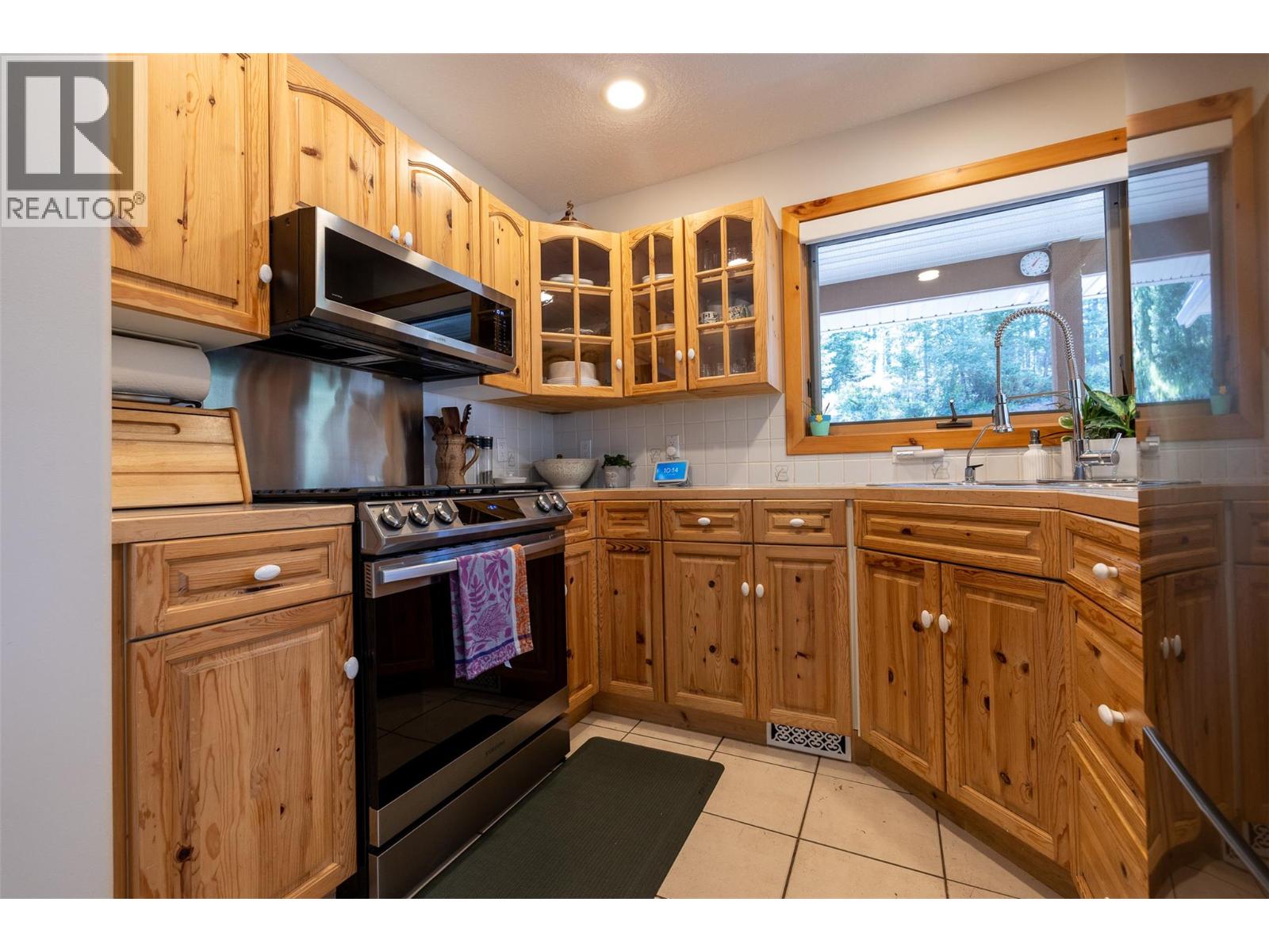 2851 Rosen Heights Road, Jaffray, British Columbia  V0B 1T0 - Photo 7 - 10382017