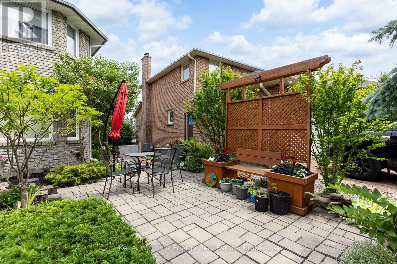 707 Whistler Drive, Oshawa, Ontario  L1J 7N9 - Photo 3 - E13478698