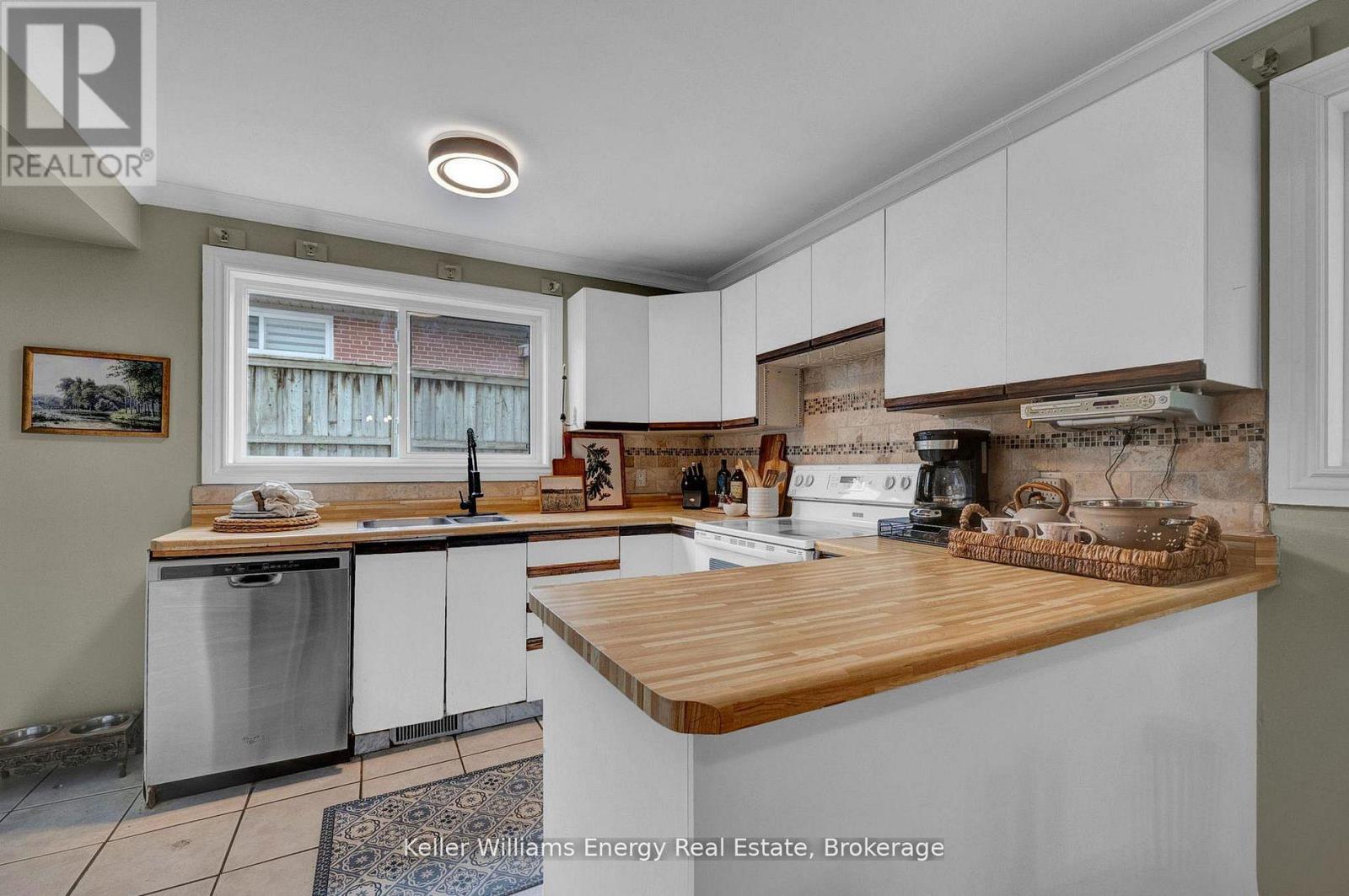 906 Centre Street N, Whitby, Ontario  L1N 4V1 - Photo 11 - E13478836