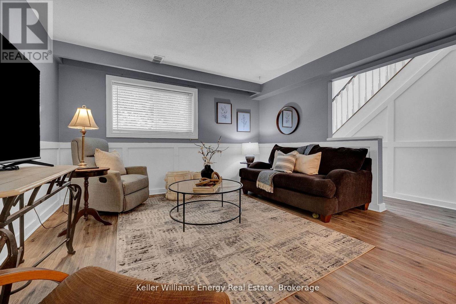 906 Centre Street N, Whitby, Ontario  L1N 4V1 - Photo 3 - E13478836