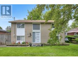 906 CENTRE STREET N, Whitby, Ontario