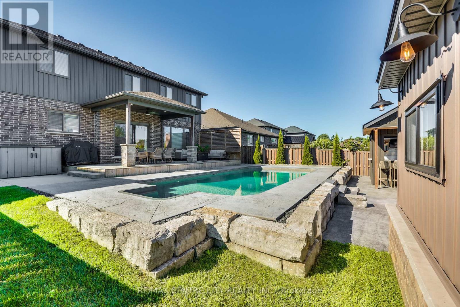 108 Stuart Avenue, Lucan Biddulph, Ontario  N0M 2J0 - Photo 36 - X13478710