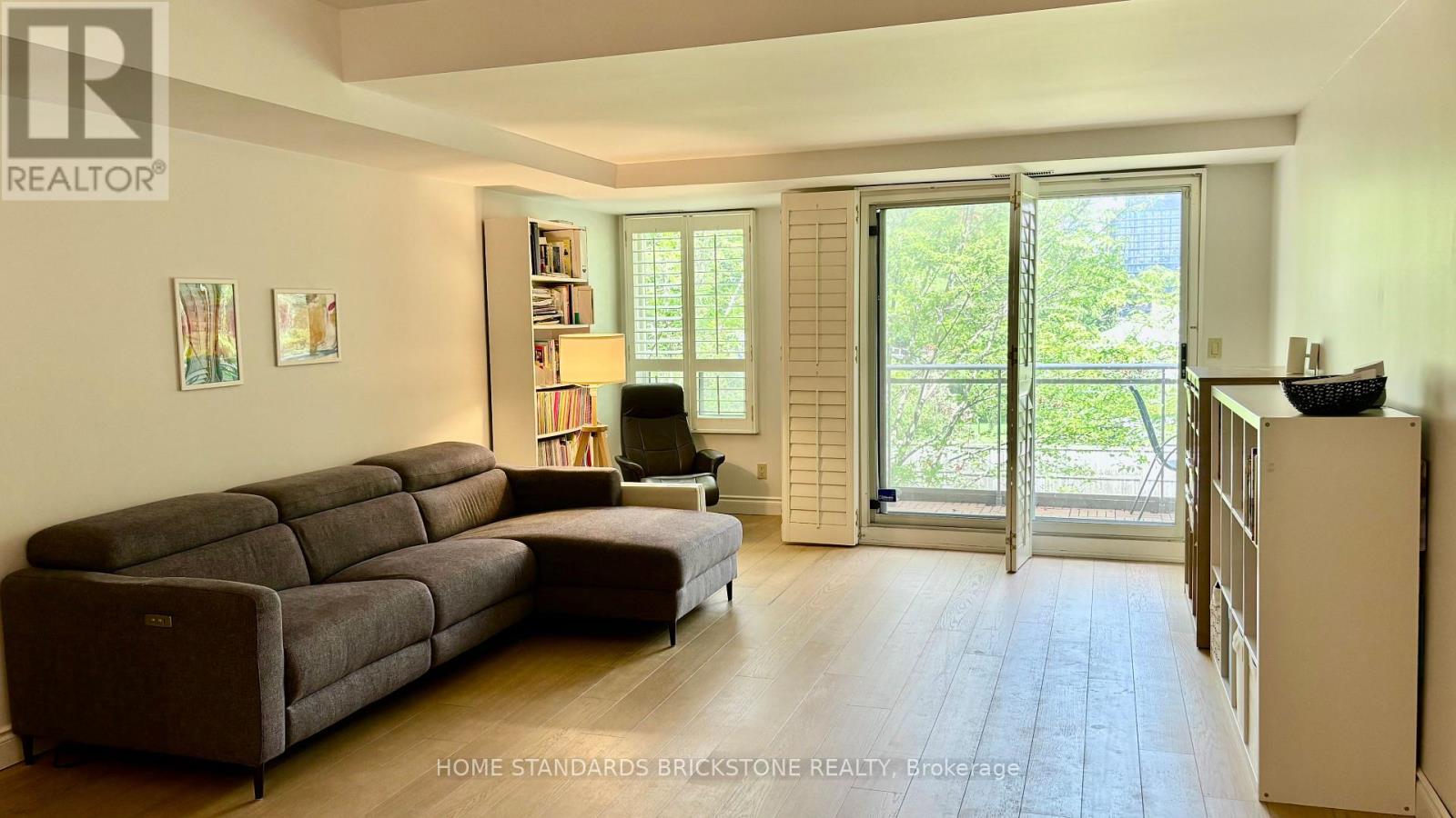202 - 9 GREENBRIAR ROAD, Toronto, Ontario