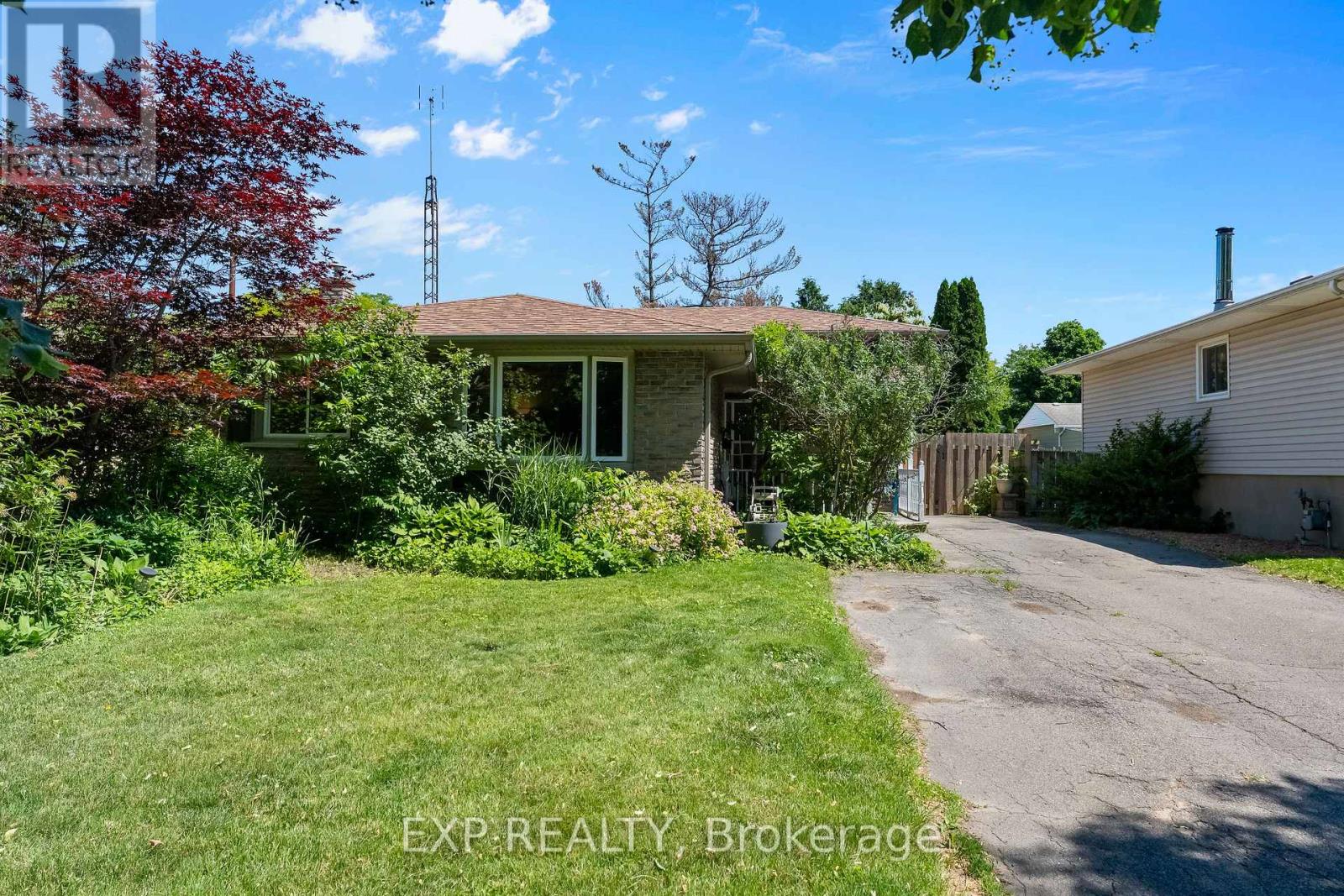 11 ABRAHAM DRIVE, St. Catharines, Ontario