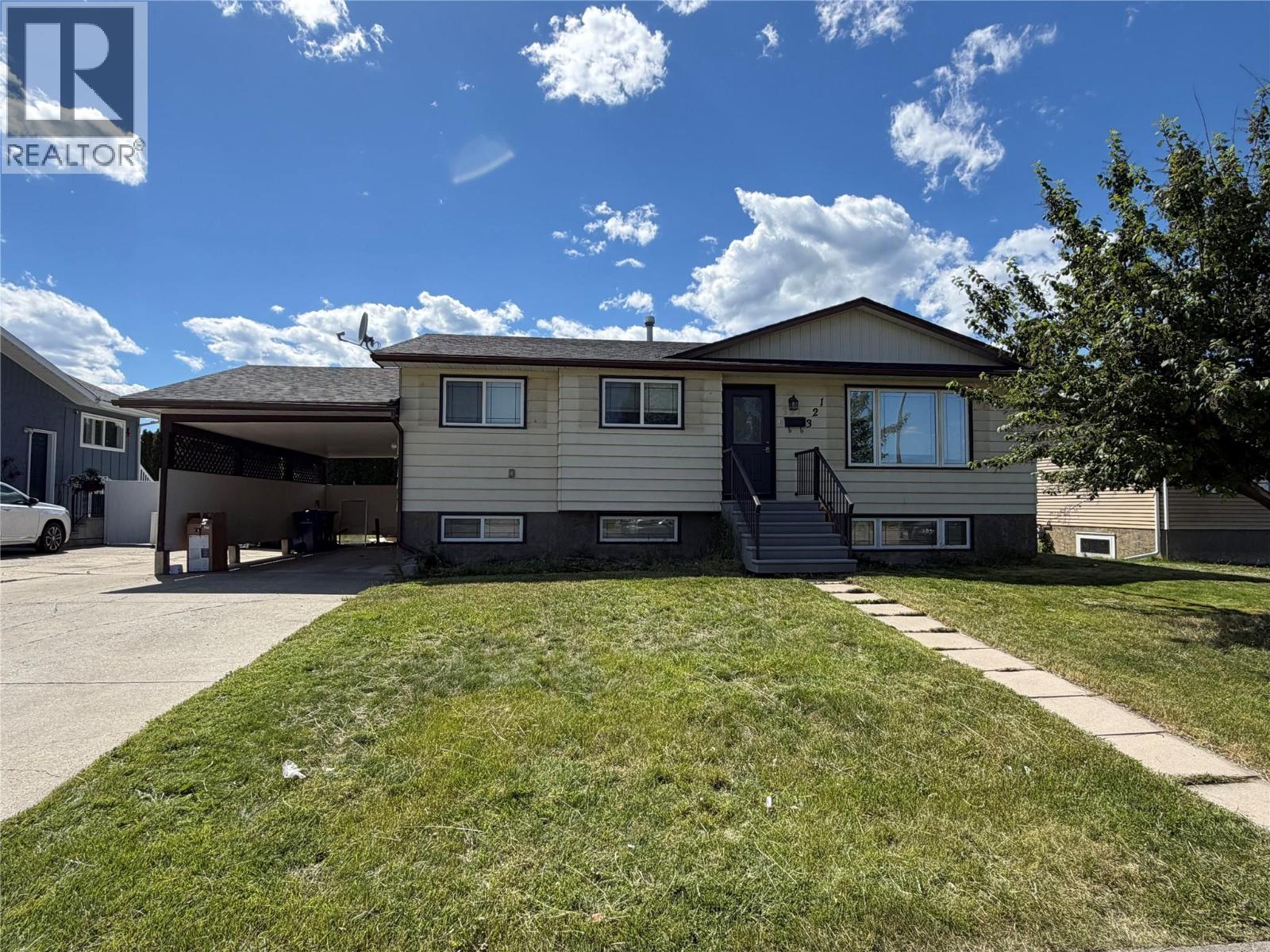 321 22nd Avenue S, Cranbrook, British Columbia  V1C 5K7 - Photo 2 - 10392232
