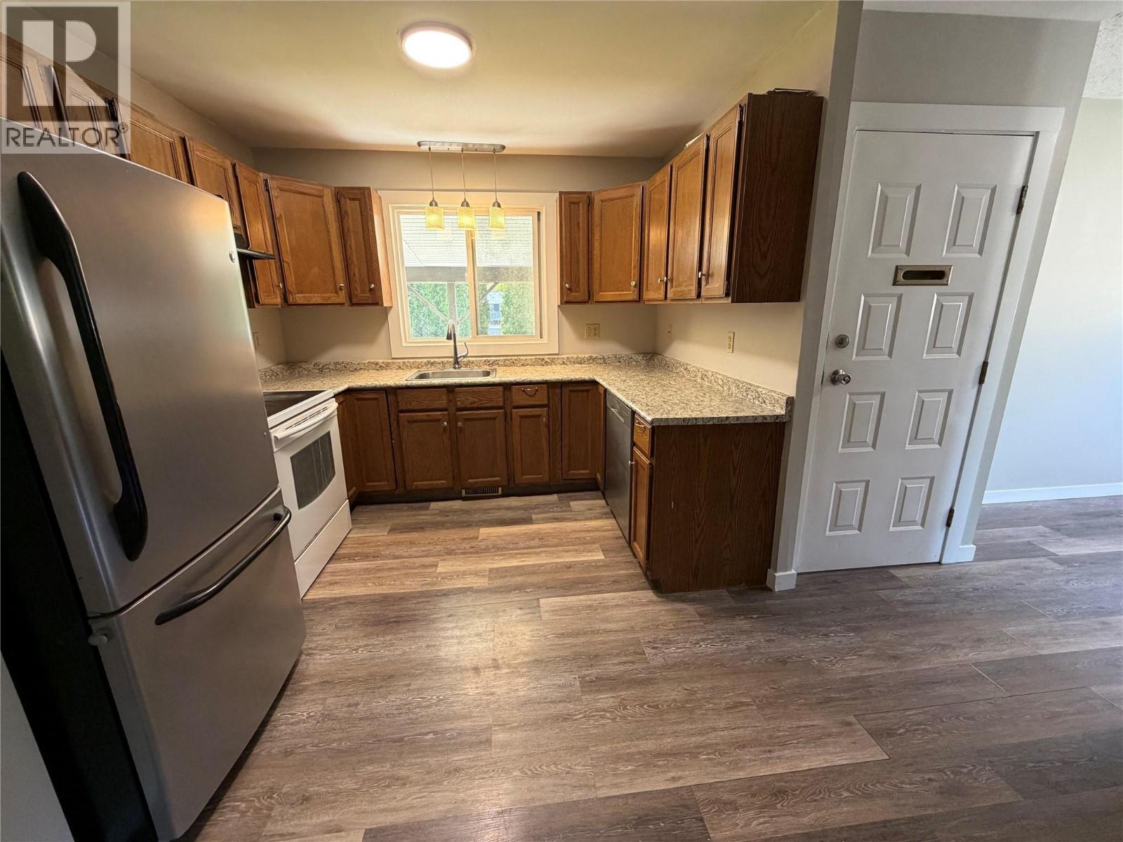 321 22nd Avenue S, Cranbrook, British Columbia  V1C 5K7 - Photo 6 - 10392232