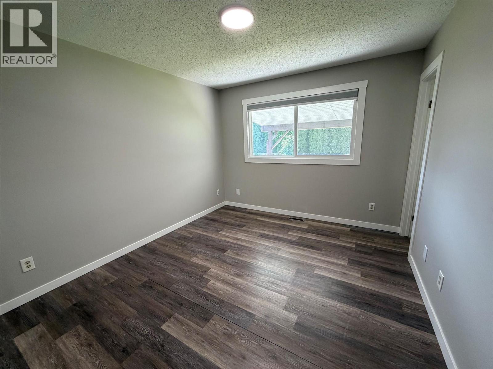 321 22nd Avenue S, Cranbrook, British Columbia  V1C 5K7 - Photo 9 - 10392232