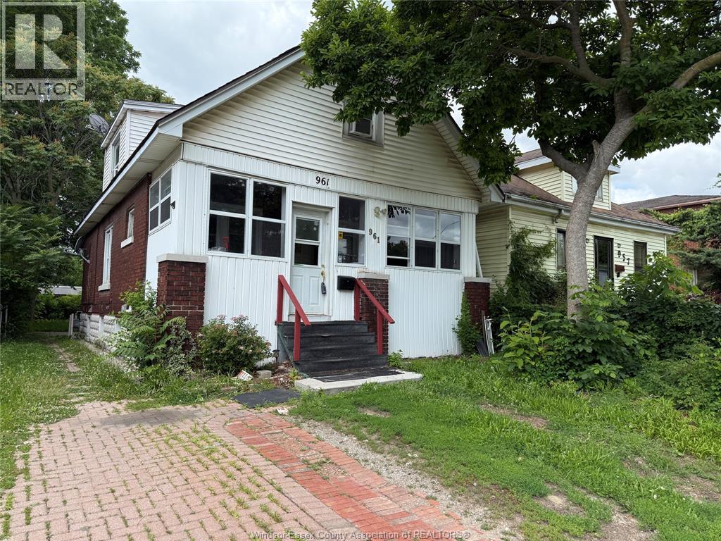 961 CAMPBELL, Windsor, Ontario