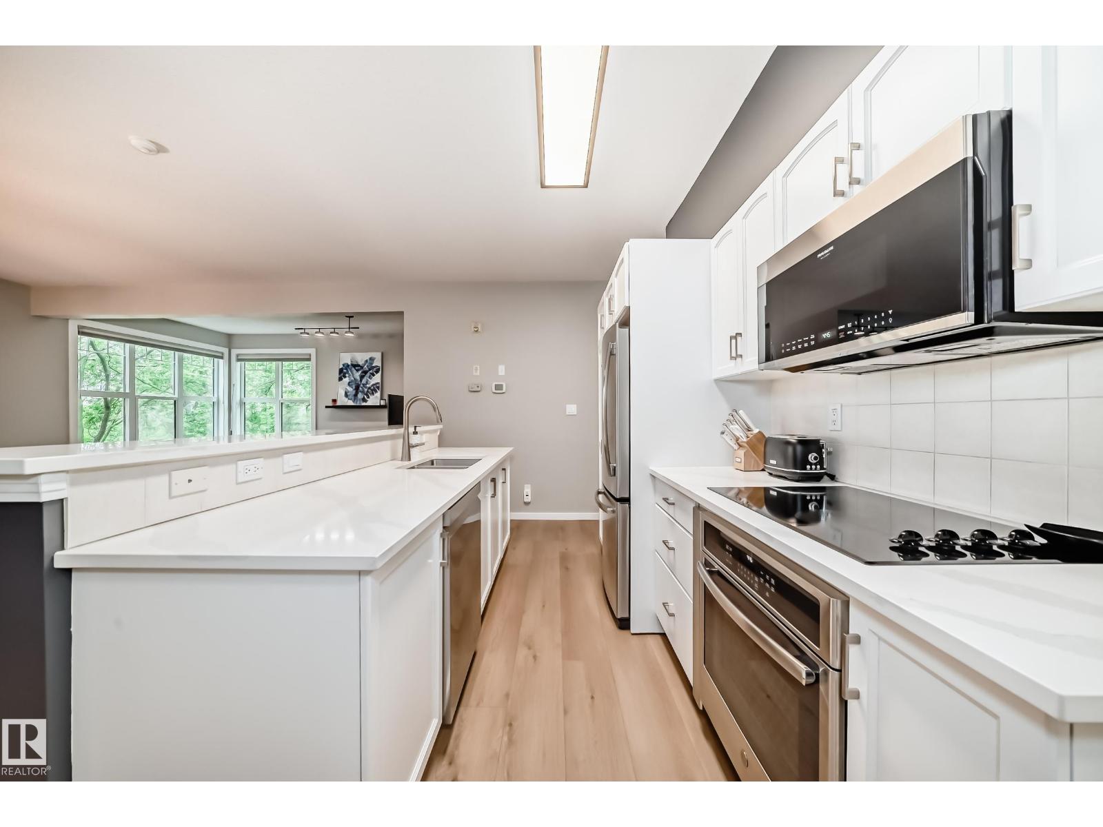 #303 9828 112 ST NW, Edmonton, Alberta