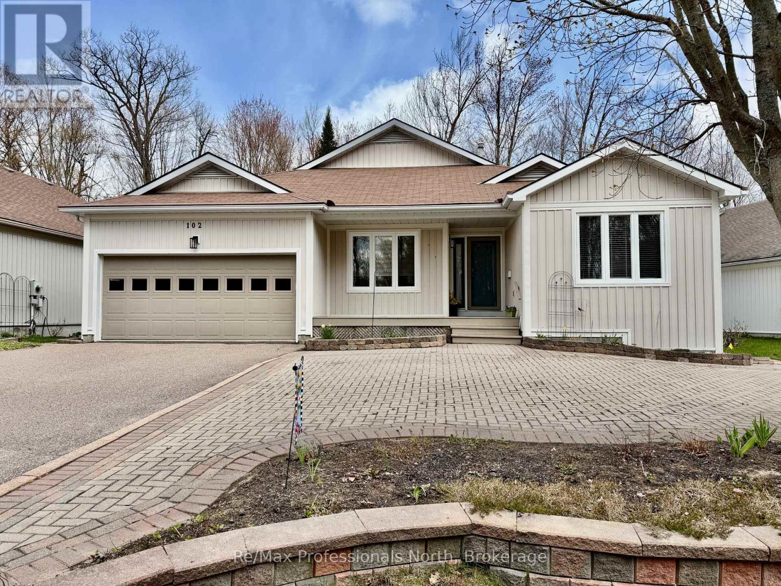 102 PINERIDGE GATE, Gravenhurst, Ontario