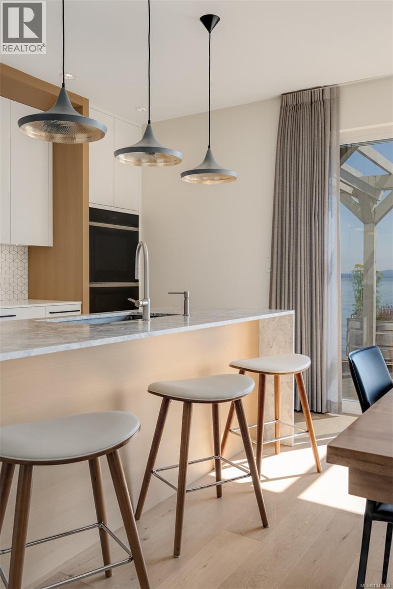 5097 Cordova Bay Rd, Saanich, British Columbia  V8Y 2K1 - Photo 18 - 1041103
