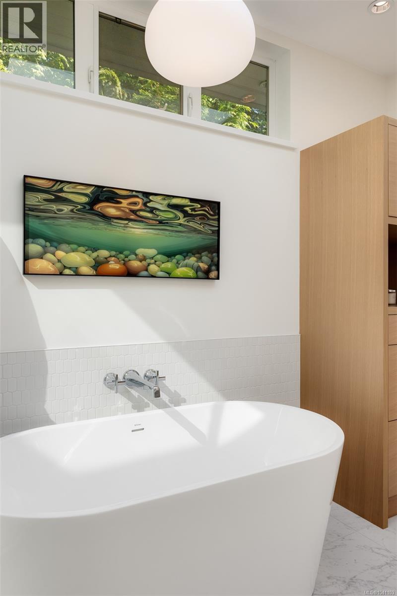5097 Cordova Bay Rd, Saanich, British Columbia  V8Y 2K1 - Photo 40 - 1041103