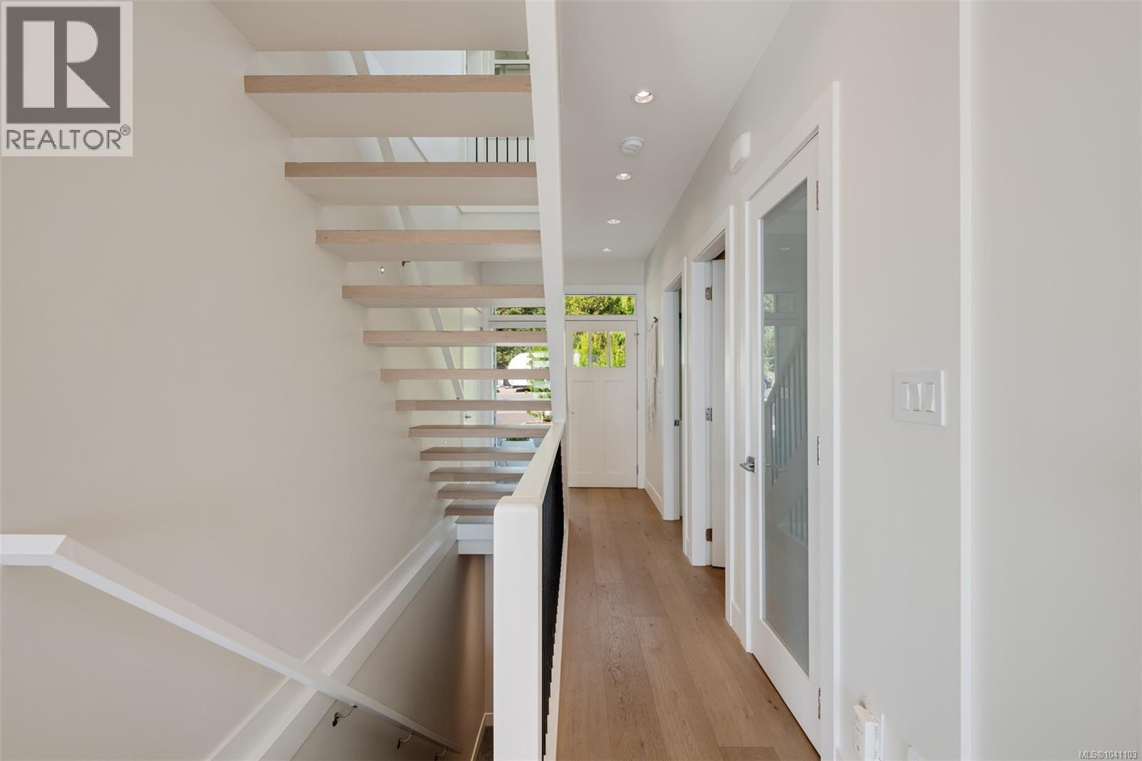 5097 Cordova Bay Rd, Saanich, British Columbia  V8Y 2K1 - Photo 52 - 1041103