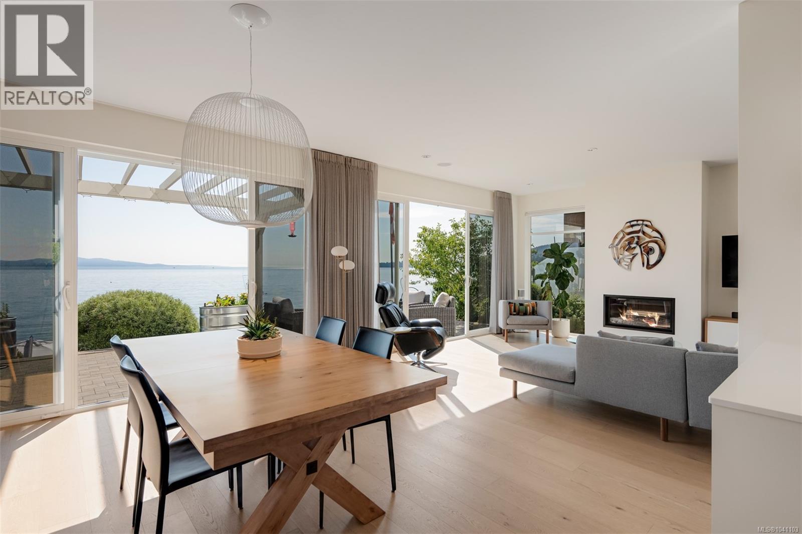 5097 Cordova Bay Rd, Saanich, British Columbia  V8Y 2K1 - Photo 6 - 1041103