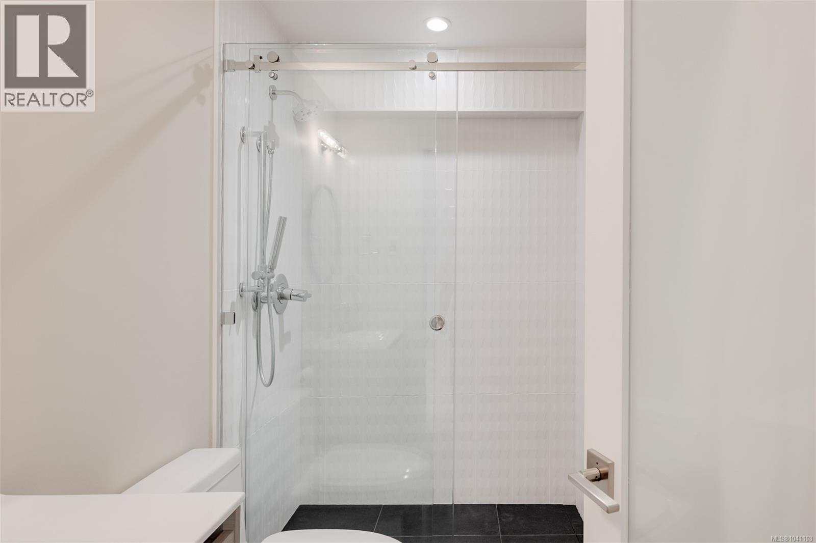 5097 Cordova Bay Rd, Saanich, British Columbia  V8Y 2K1 - Photo 60 - 1041103