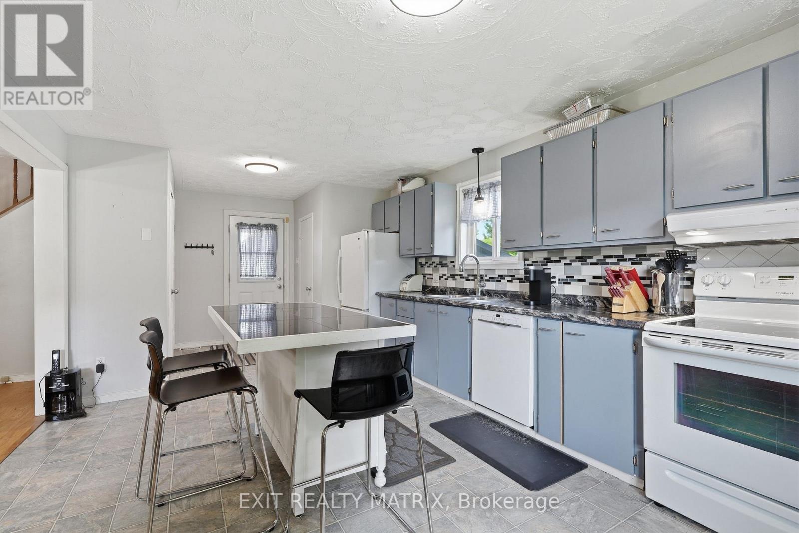 1320 St Joseph Road, Russell, Ontario  K0A 1W0 - Photo 12 - X13467600