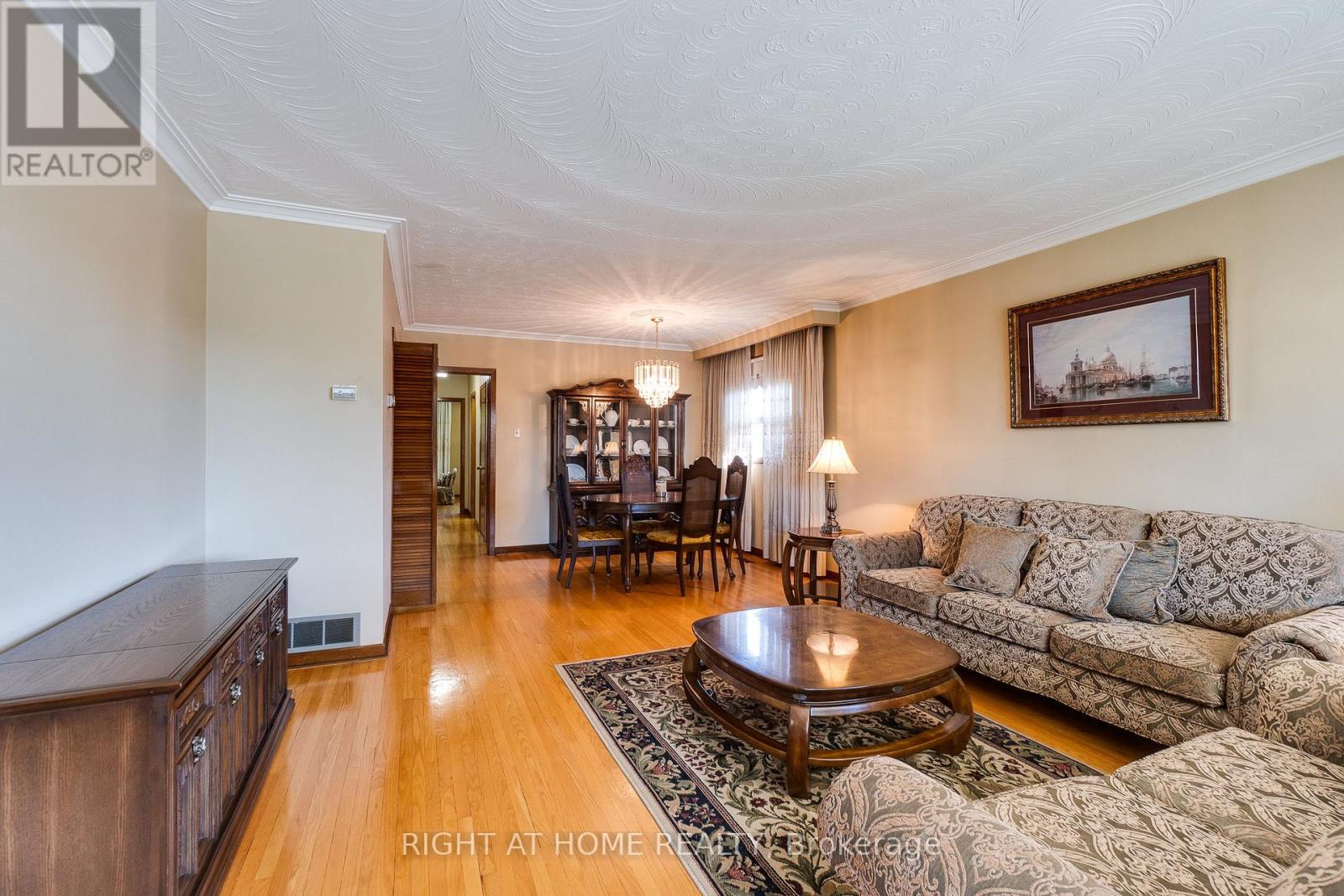 1197 Shamir Crescent, Mississauga, Ontario  L5C 1L2 - Photo 10 - W13478336