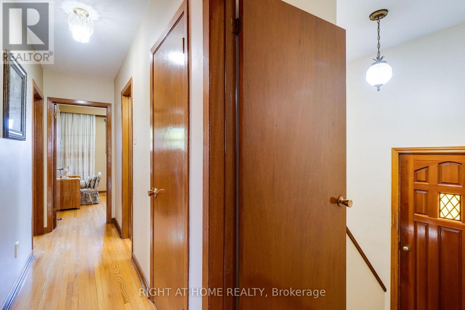 1197 Shamir Crescent, Mississauga, Ontario  L5C 1L2 - Photo 15 - W13478336