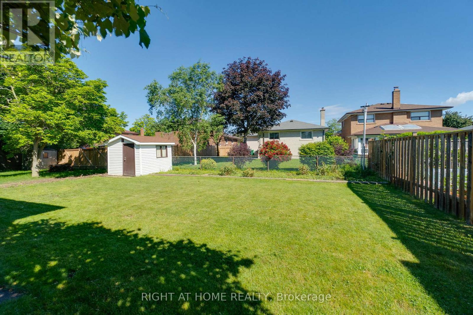 1197 Shamir Crescent, Mississauga, Ontario  L5C 1L2 - Photo 4 - W13478336