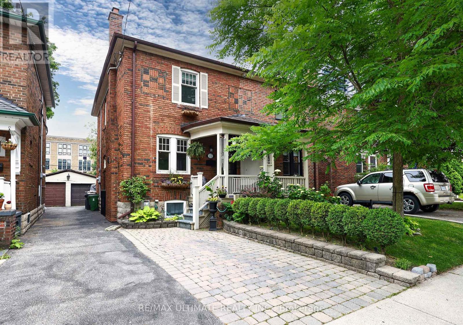 17 ELVINA GARDENS, Toronto, Ontario