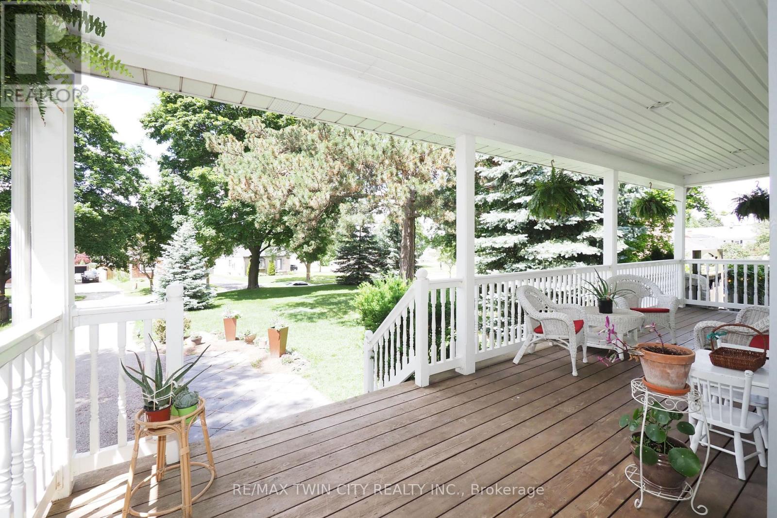 103 Belleview Avenue, Waterloo, Ontario  N2B 1G6 - Photo 4 - X13478416