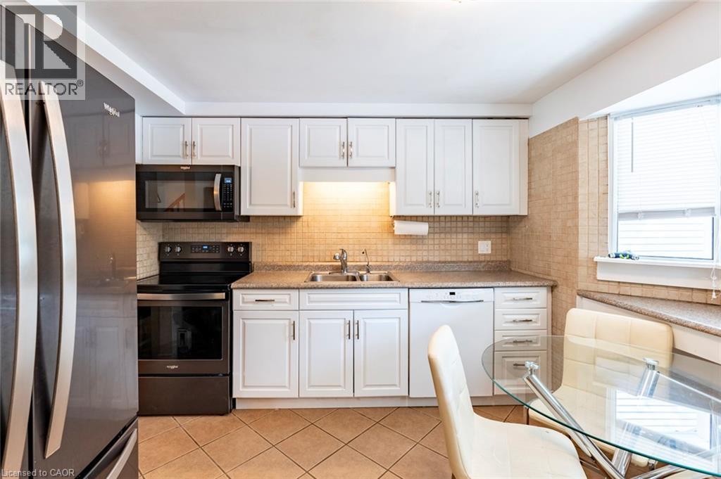 125 Cornerbrook Crescent Unit# A, Waterloo, Ontario  N2V 1L3 - Photo 5 - 40842266