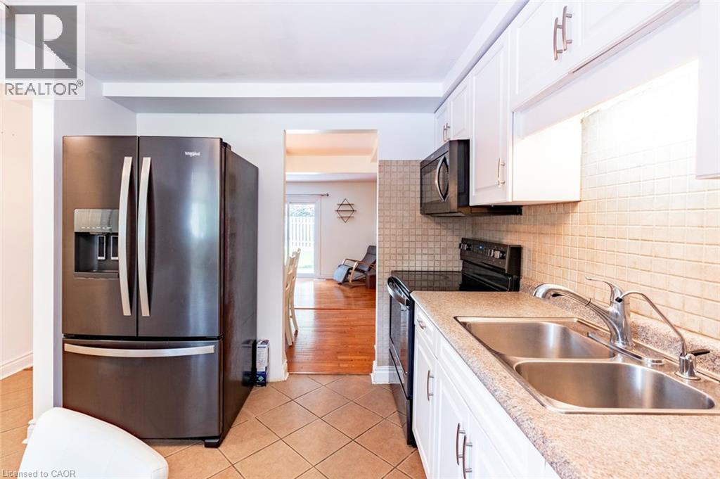 125 Cornerbrook Crescent Unit# A, Waterloo, Ontario  N2V 1L3 - Photo 7 - 40842266