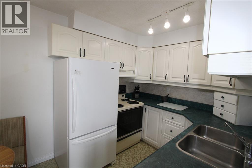 225 Harvard Place Unit# 811, Waterloo, Ontario  N2J 4H4 - Photo 11 - 40840854