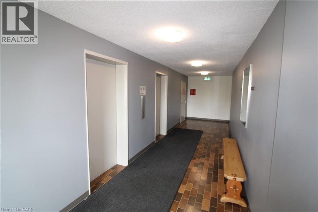 225 Harvard Place Unit# 811, Waterloo, Ontario  N2J 4H4 - Photo 4 - 40840854