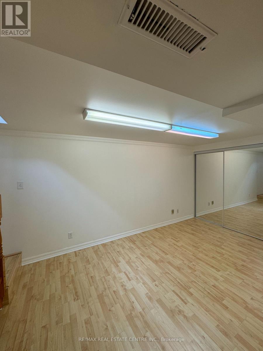 45 Sherwood Forest Drive, Markham, Ontario  L3P 1P5 - Photo 14 - N13478626