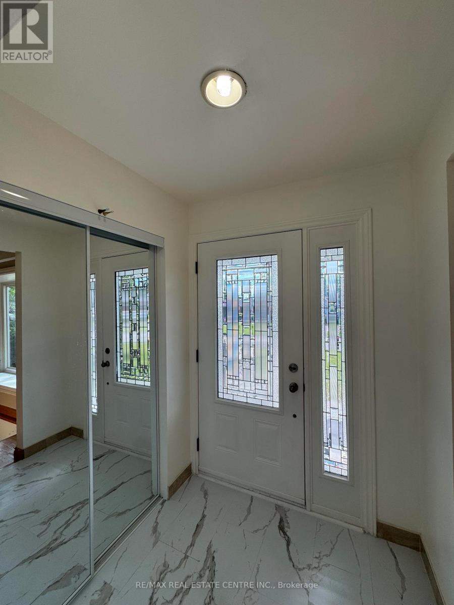 45 Sherwood Forest Drive, Markham, Ontario  L3P 1P5 - Photo 2 - N13478626