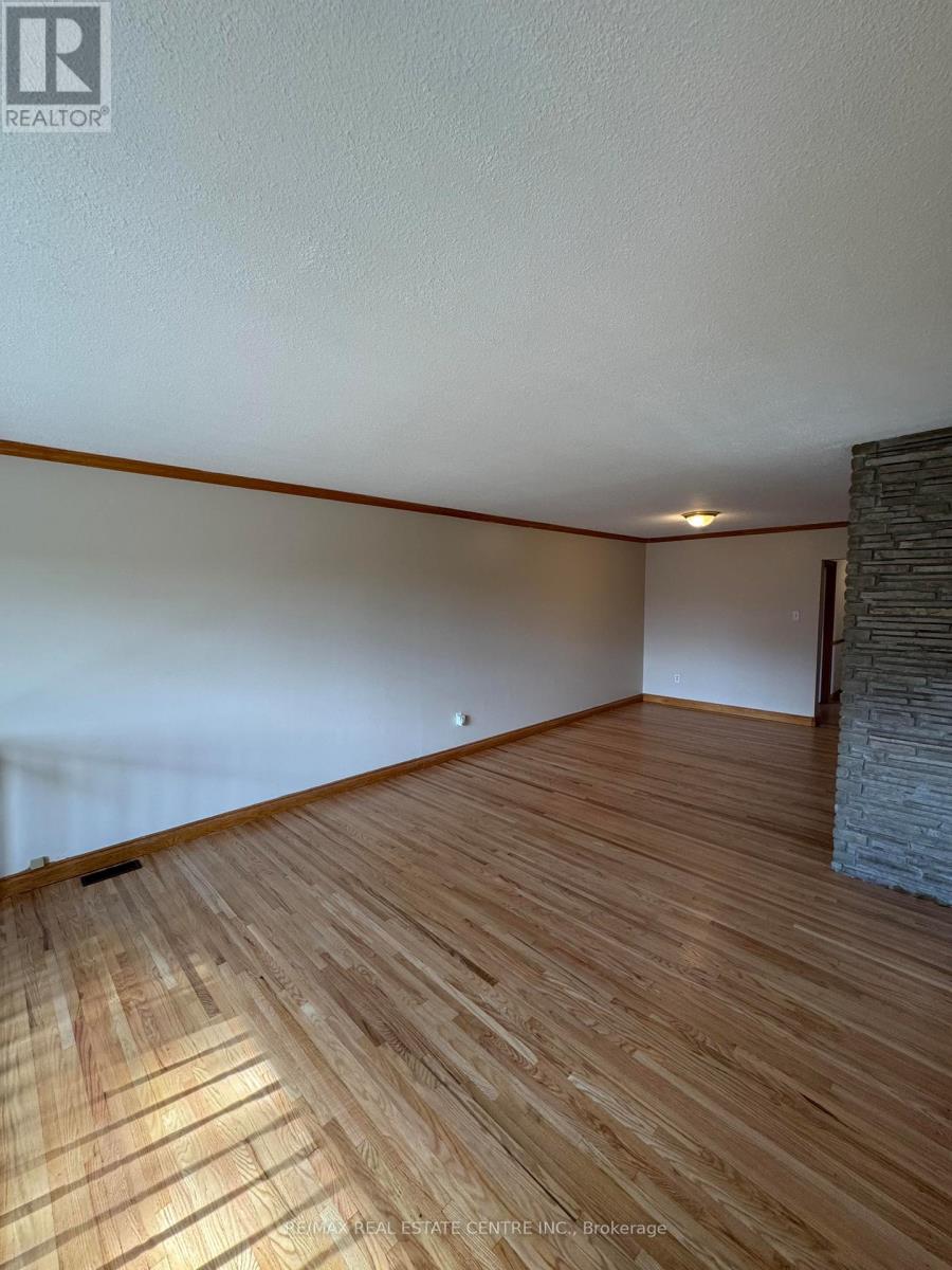 45 Sherwood Forest Drive, Markham, Ontario  L3P 1P5 - Photo 6 - N13478626