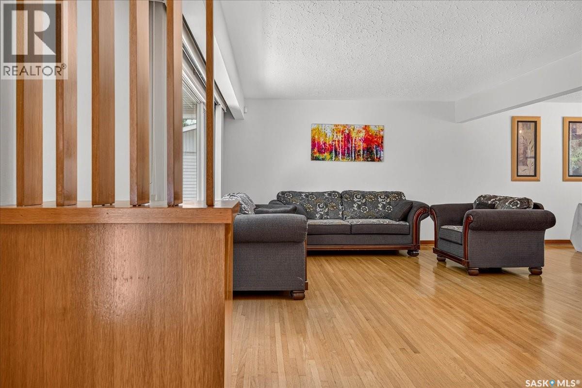 20 Dunning Crescent, Regina, Saskatchewan  S4S 3W1 - Photo 7 - SK040307
