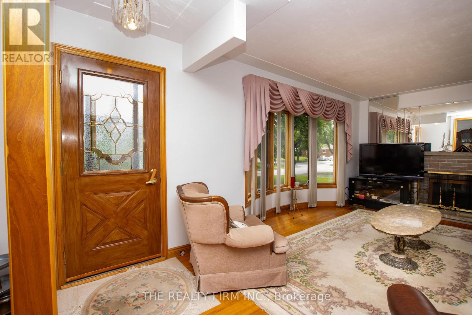 287 Panorama Crescent, London South, Ontario  N5Z 3H2 - Photo 6 - X13478972