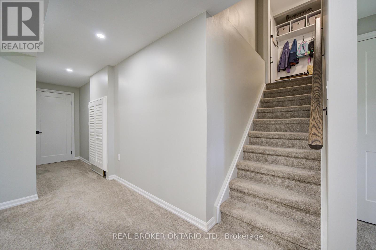 21 Mynden Way, Newmarket, Ontario  L3X 3A7 - Photo 24 - N13159768
