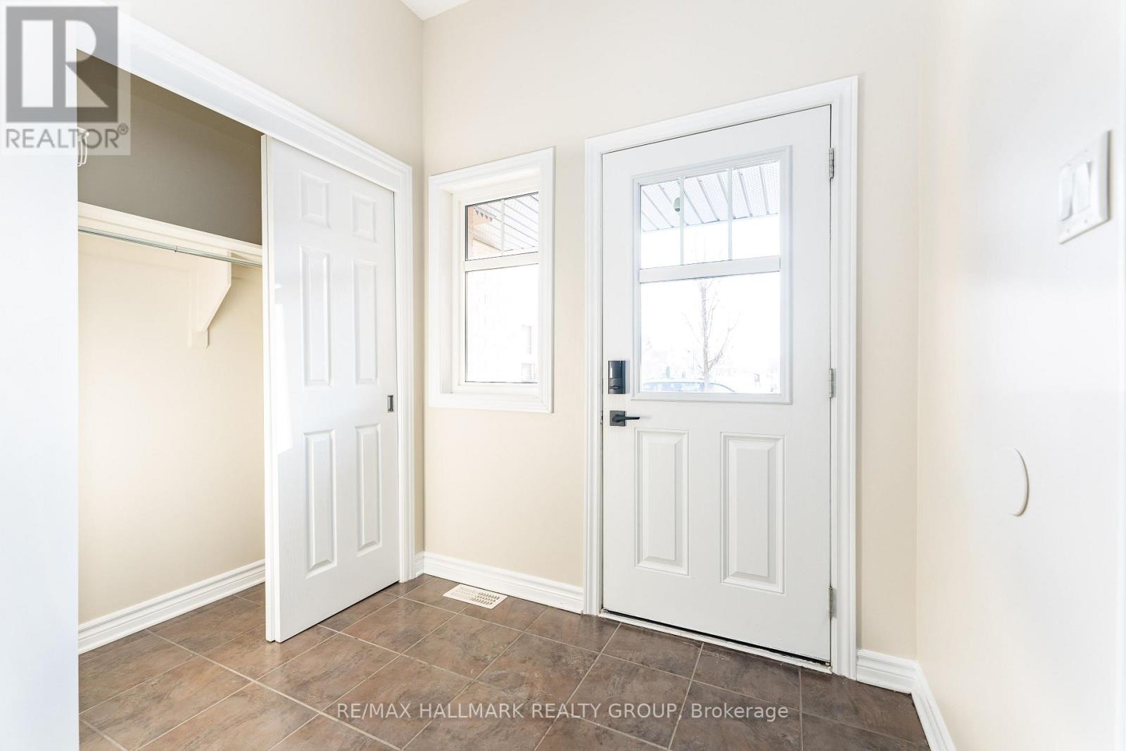 155 Calvington Avenue, Ottawa, Ontario  K2T 0H8 - Photo 4 - X13479040