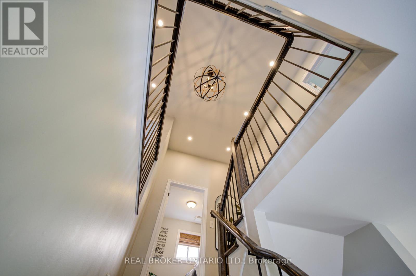 21 Mynden Way, Newmarket, Ontario  L3X 3A7 - Photo 8 - N13159768