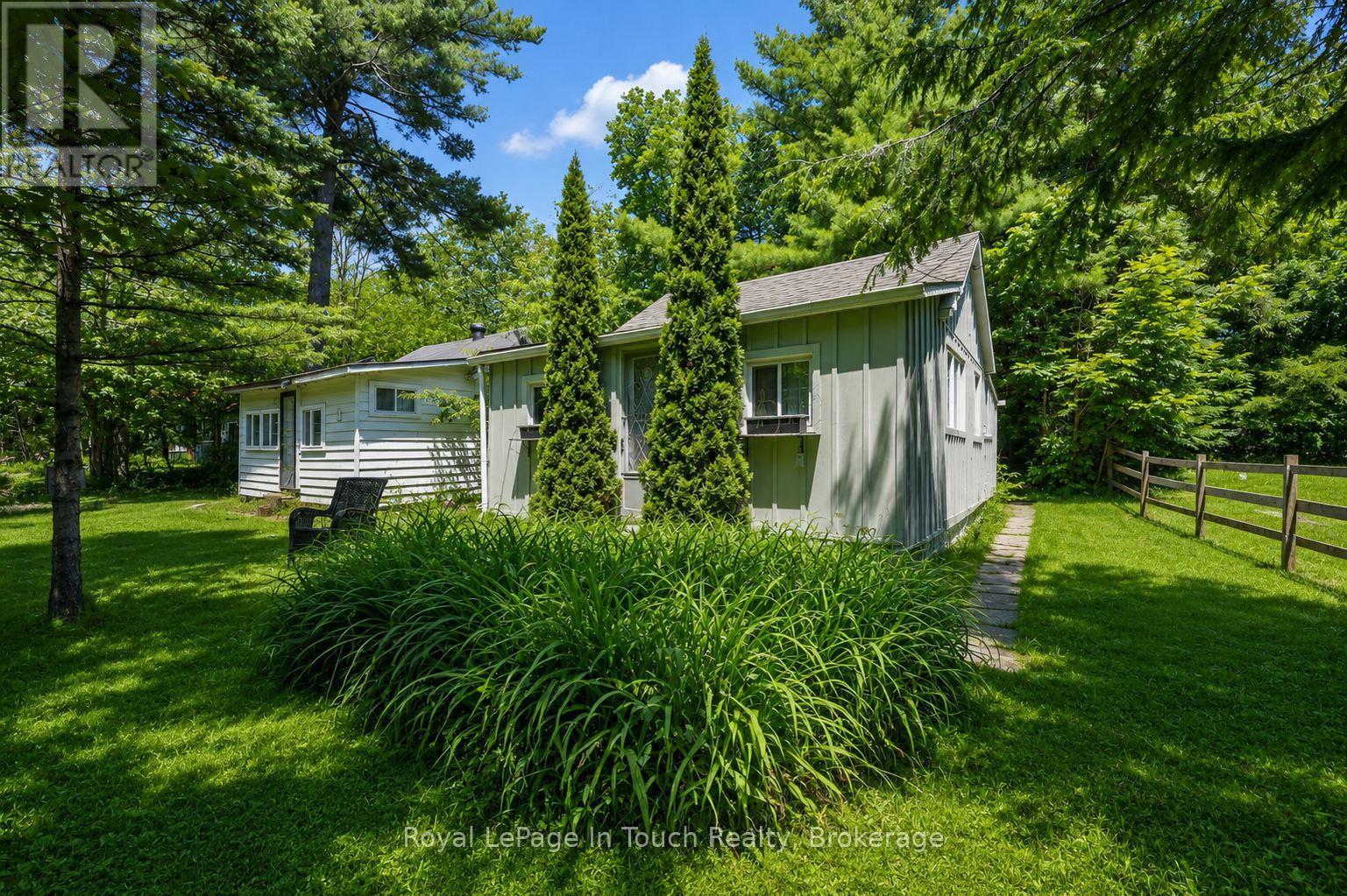 85 Tiny Beaches Road S, Tiny, Ontario  L0L 2J0 - Photo 3 - S12609798