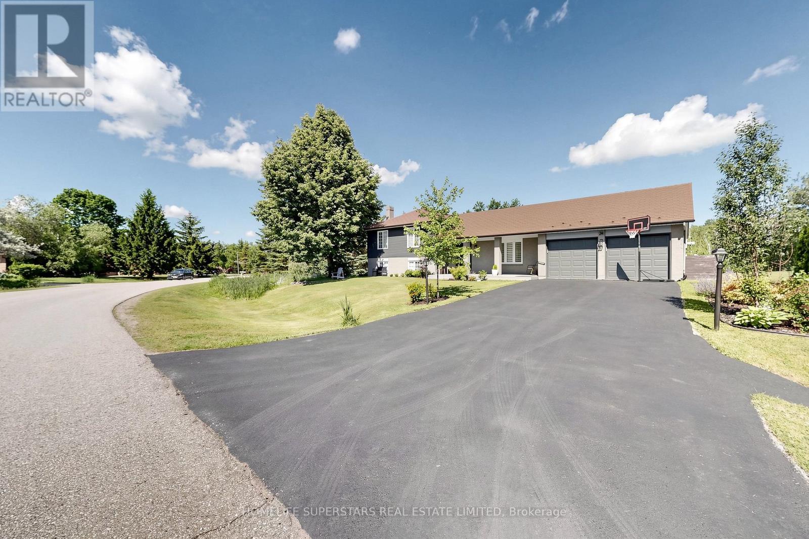 24 Mcgregor Drive, Caledon, Ontario  L7K 0B2 - Photo 2 - W13478666