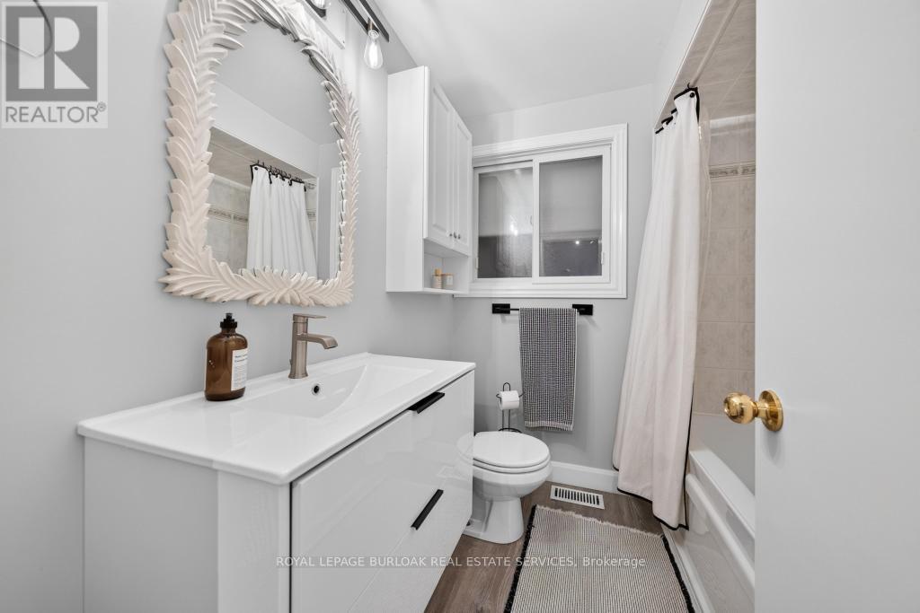 2209 Caroline Street, Burlington, Ontario  L7R 1M4 - Photo 17 - W13478794