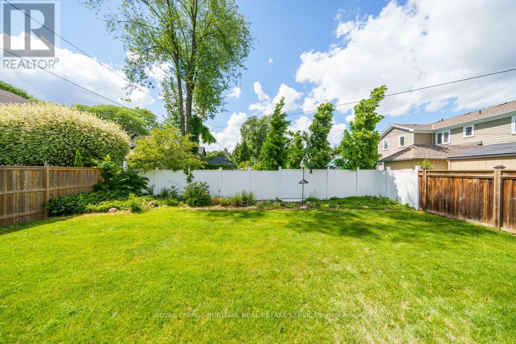 2209 Caroline Street, Burlington, Ontario  L7R 1M4 - Photo 39 - W13478794