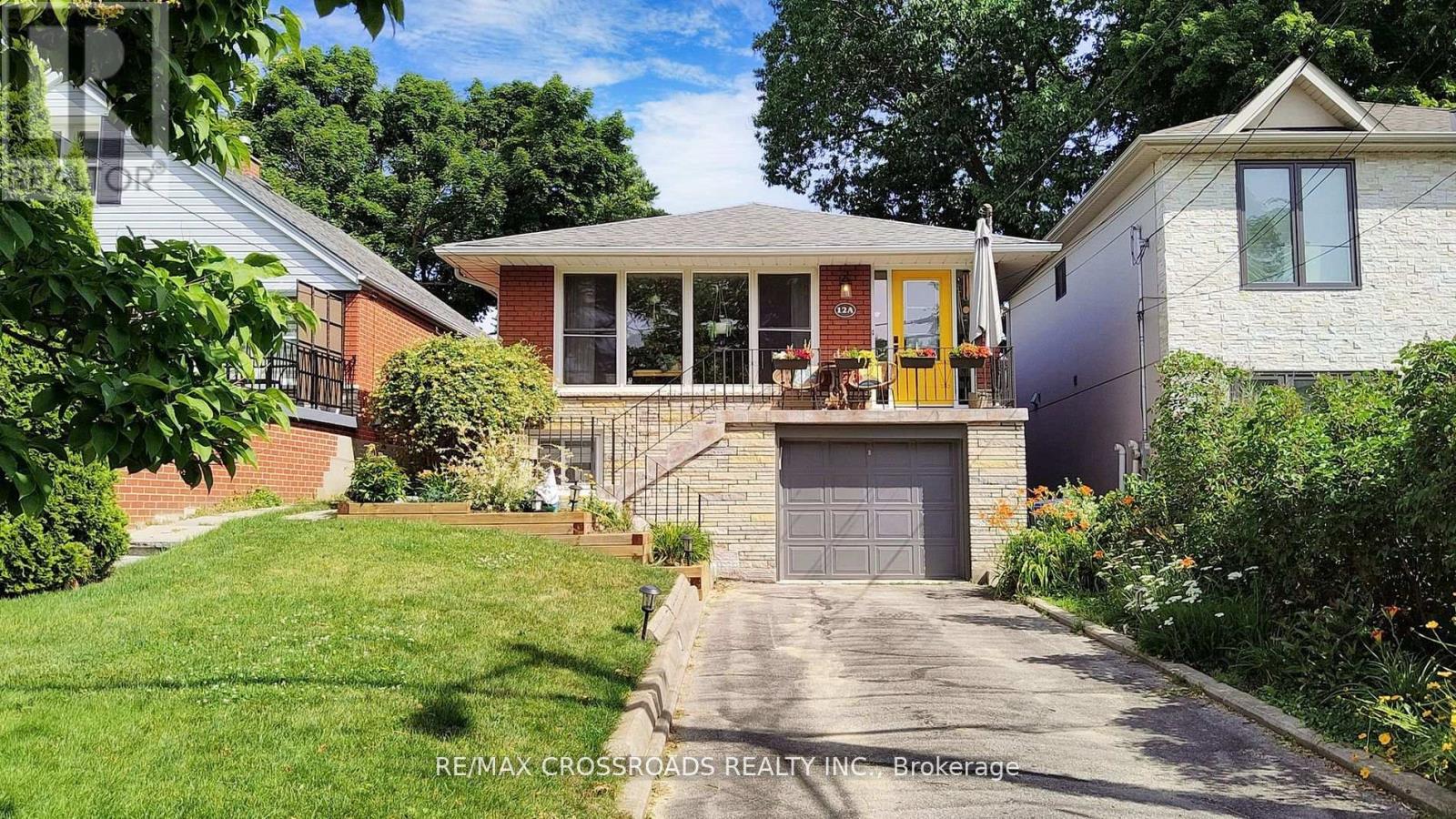 12A DELROY DRIVE, Toronto, Ontario