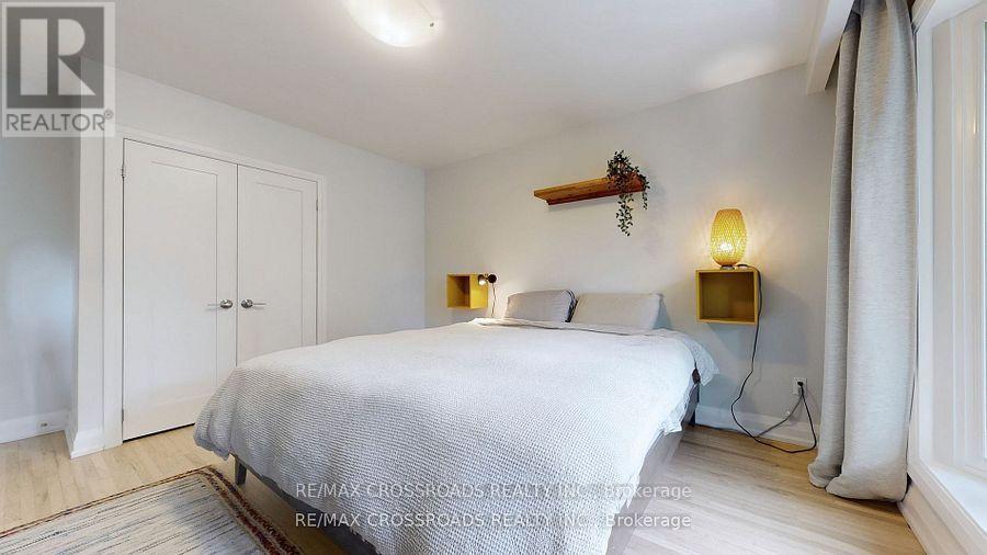 12a Delroy Drive, Toronto, Ontario  M8Y 1M7 - Photo 13 - W13478856