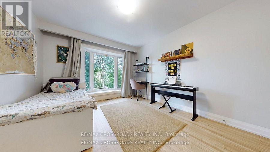 12a Delroy Drive, Toronto, Ontario  M8Y 1M7 - Photo 14 - W13478856