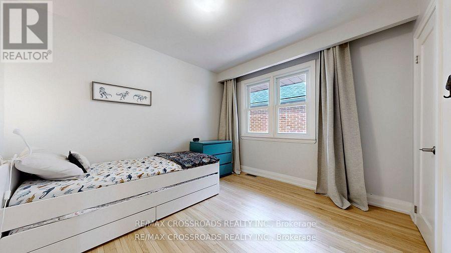 12a Delroy Drive, Toronto, Ontario  M8Y 1M7 - Photo 16 - W13478856
