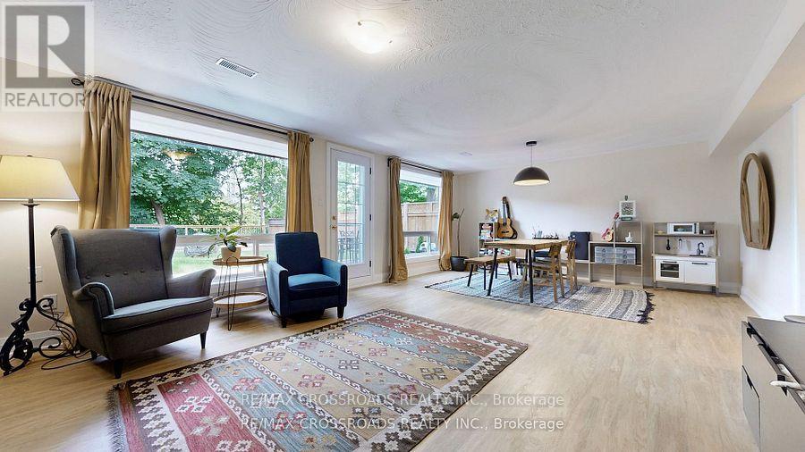 12a Delroy Drive, Toronto, Ontario  M8Y 1M7 - Photo 23 - W13478856