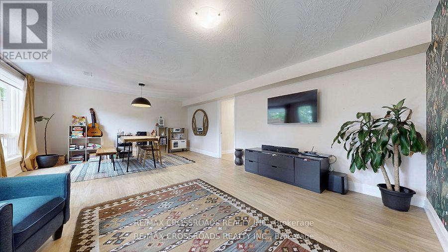 12a Delroy Drive, Toronto, Ontario  M8Y 1M7 - Photo 24 - W13478856