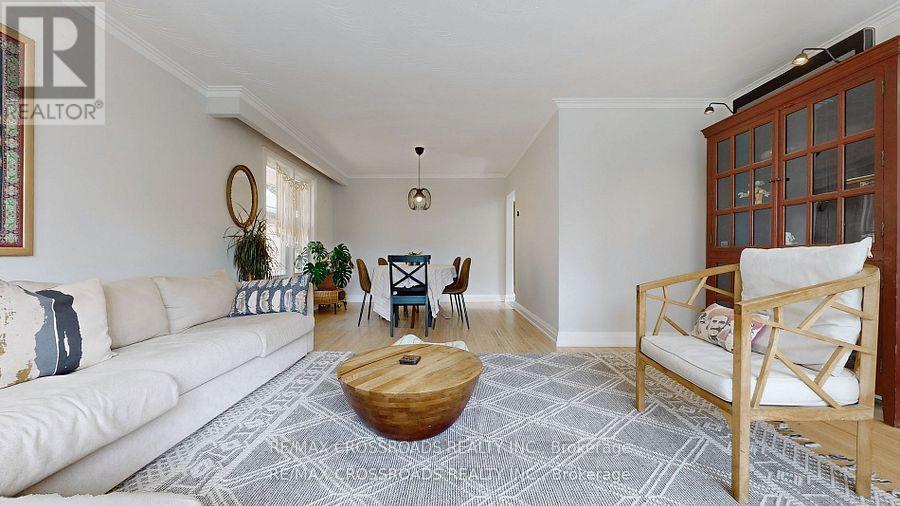 12a Delroy Drive, Toronto, Ontario  M8Y 1M7 - Photo 6 - W13478856