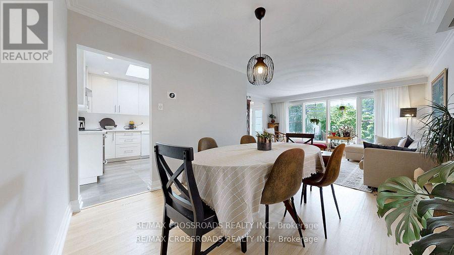 12a Delroy Drive, Toronto, Ontario  M8Y 1M7 - Photo 8 - W13478856