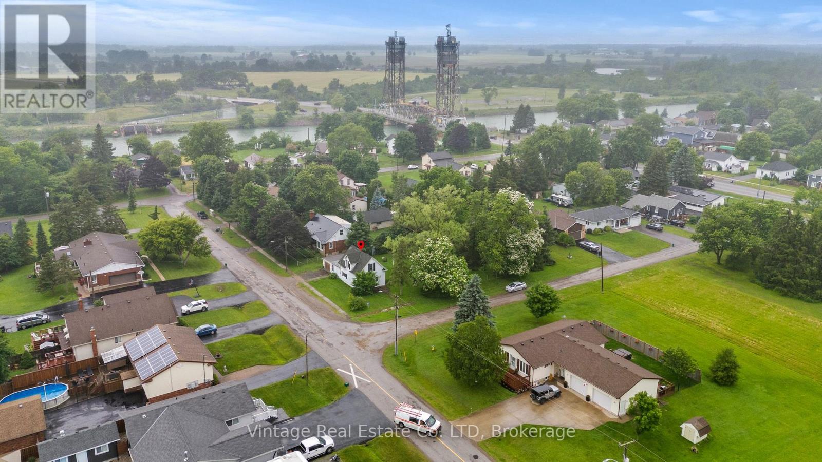 1548 Henderson Street, Thorold, Ontario L0S 1A0 - Photo 1 - X13478980